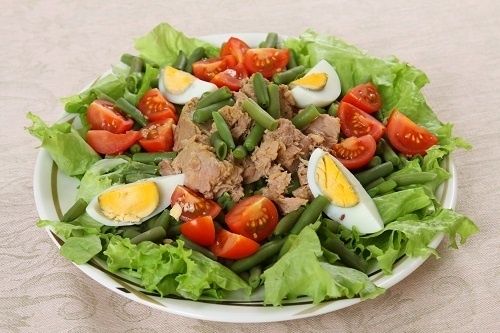 Салат с тунцом и фасолью: идеальное решение для легкого ужина