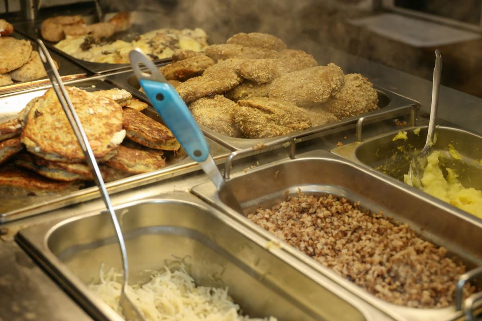 Самая дешевая столовая Беларуси: обеды за смешные деньги