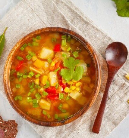 Вкусный и питательный овощной суп с кукурузой