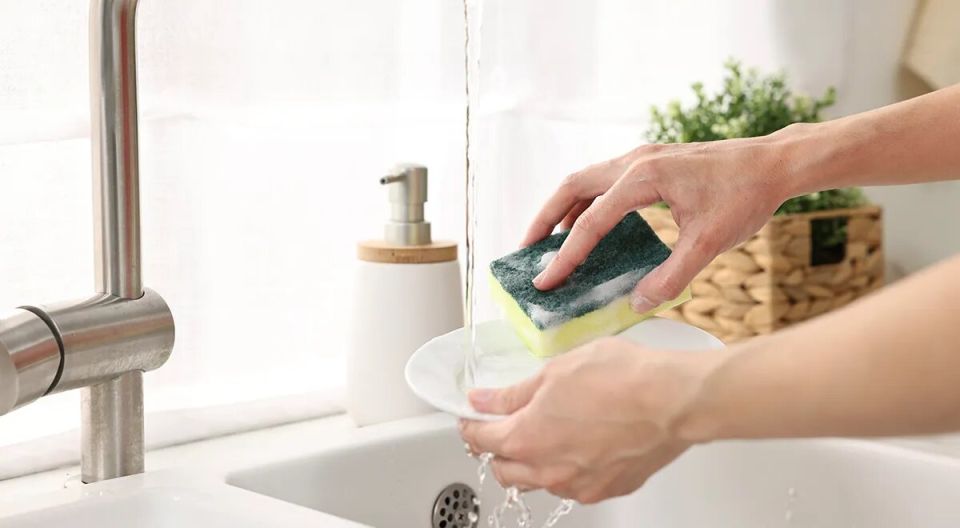 Когда нужно менять губки для посуды