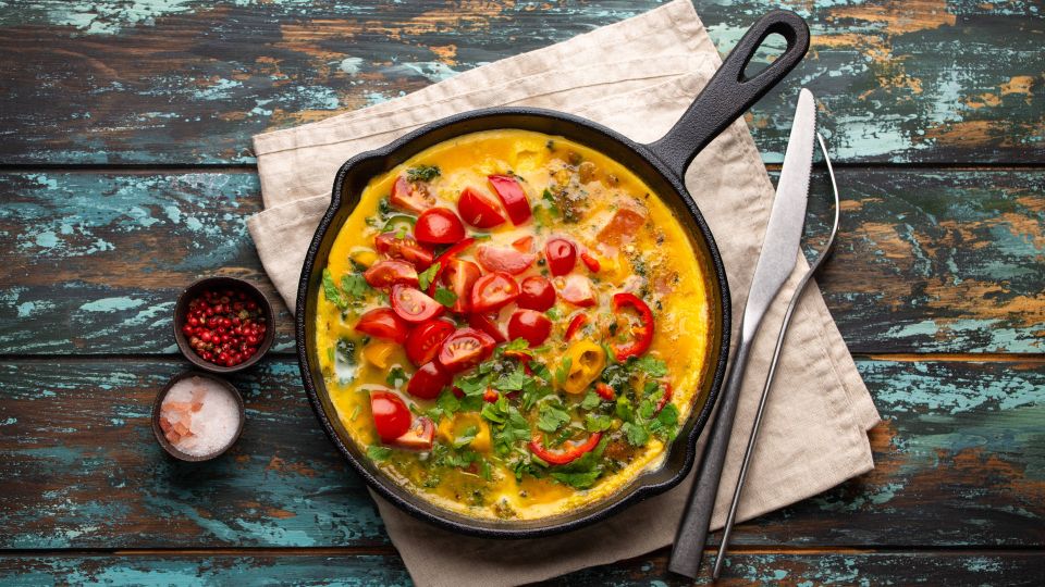 Такой яичницы ваши близкие еще точно не пробовали: вкуснее, чем на сковородке