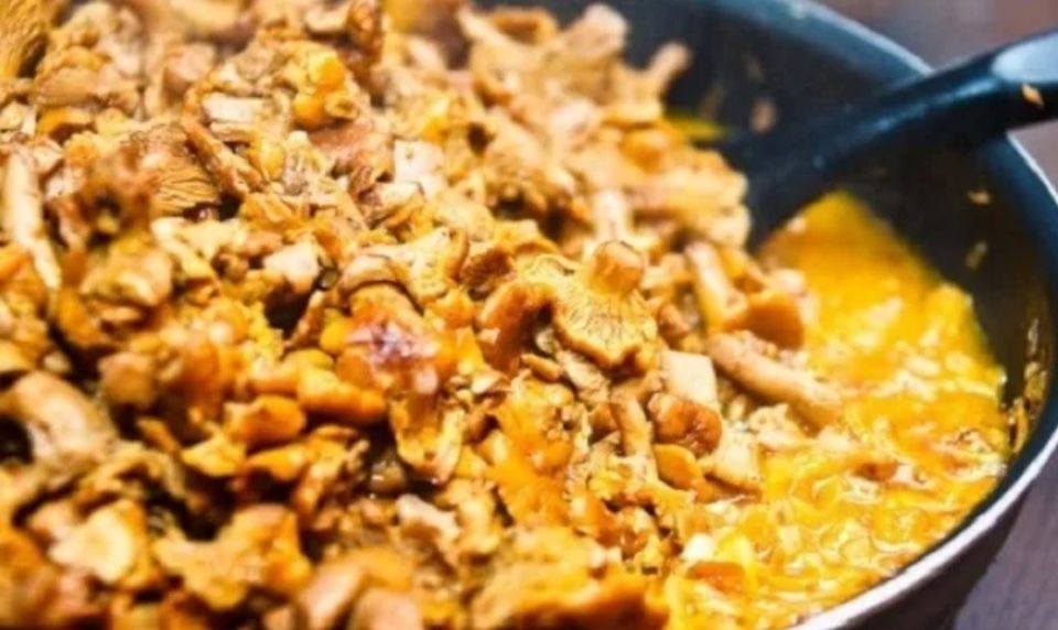 Икорная фантазия из лисичек