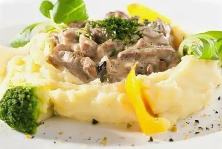 Бефстроганов: от аристократической кухни до сердца каждой семьи