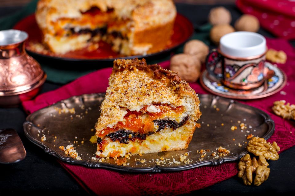 Татарский постный пирог с черносливом и лимоном: яркий десерт для поста