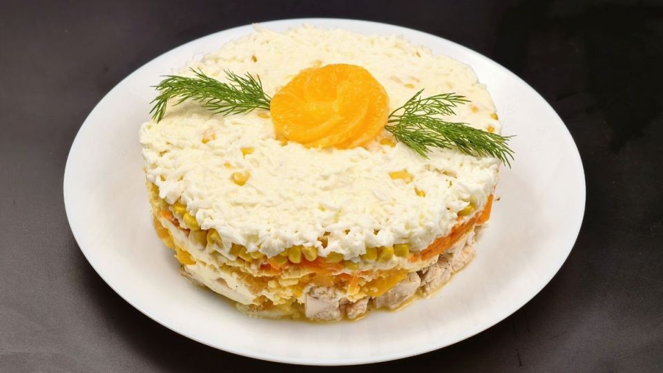 Салат новогодний каприз: вкус праздника на вашем столе